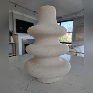 NTW. H&M Modern Cream Vase